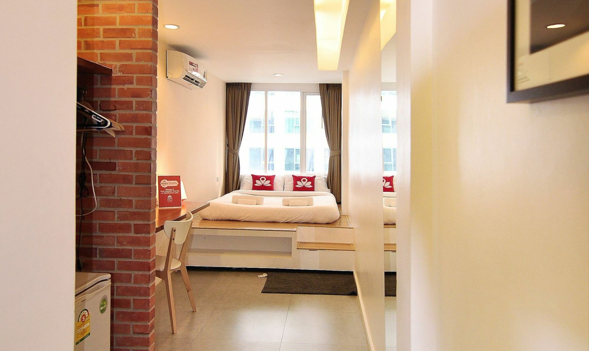 Case Study Asoke Бангкок Экстерьер фото